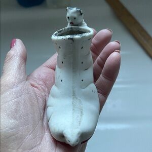 Adorable,porcelain,White Boot with Cat looking for the lil mouse in boot tip.EUC
